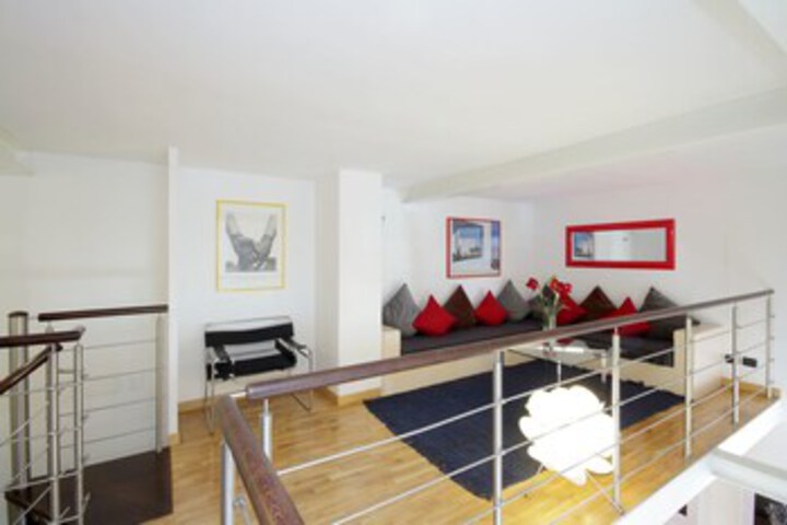 Room 25 of 52