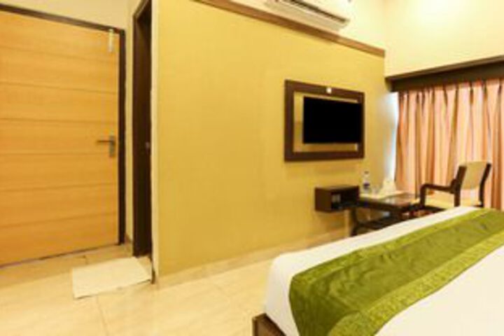 Room 30 of 43