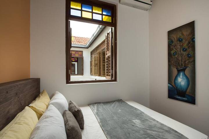 Room 16 of 65