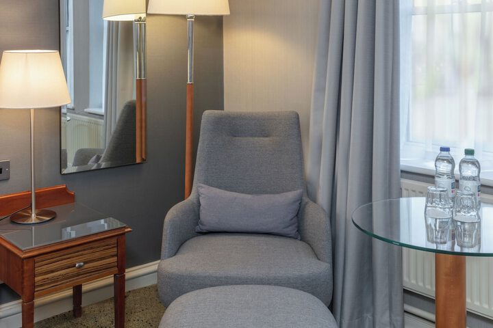 Room 11 of 65