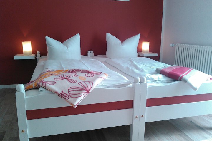 Room 6 of 35