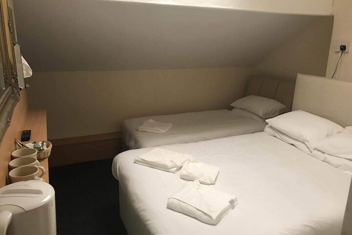 Room 16 of 22