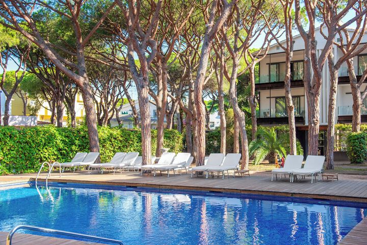 Pool Hotel