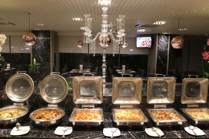 Dining 33 of 44