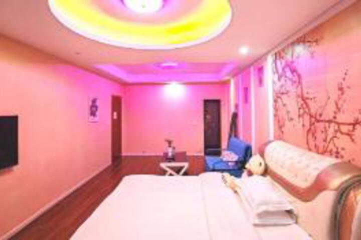 Room 4 of 5