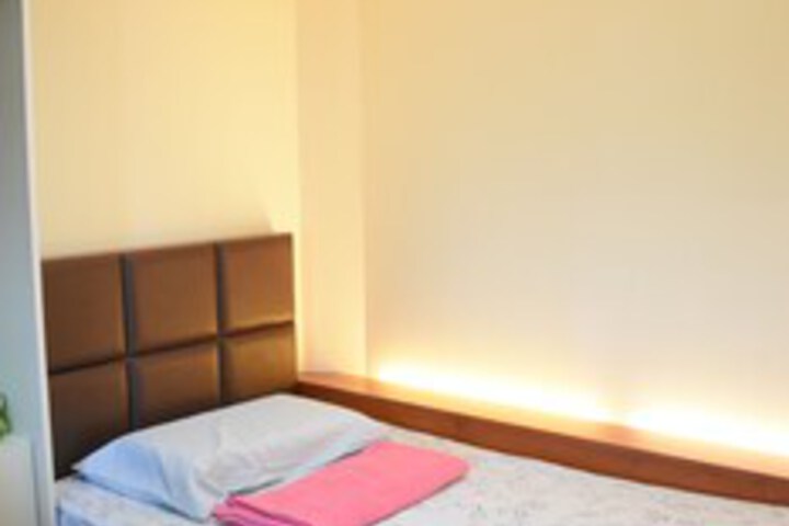 Room 65 of 96