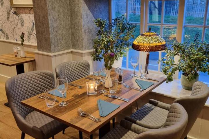 White Horse Inn & Restaurant