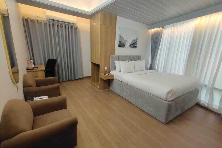Room 14 of 30