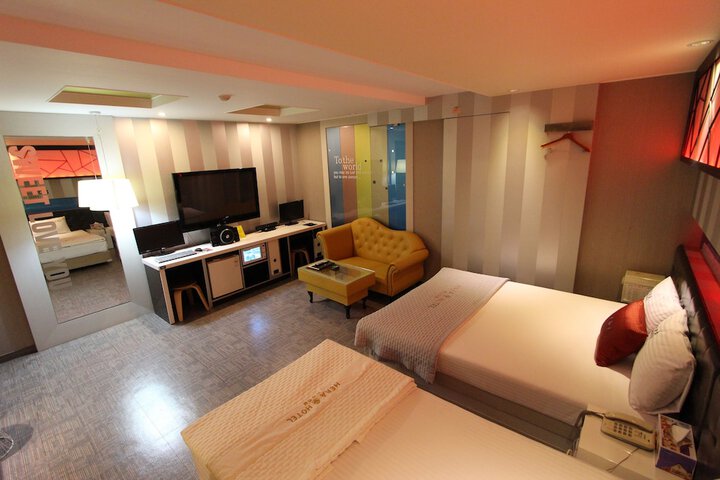 Room 35 of 56