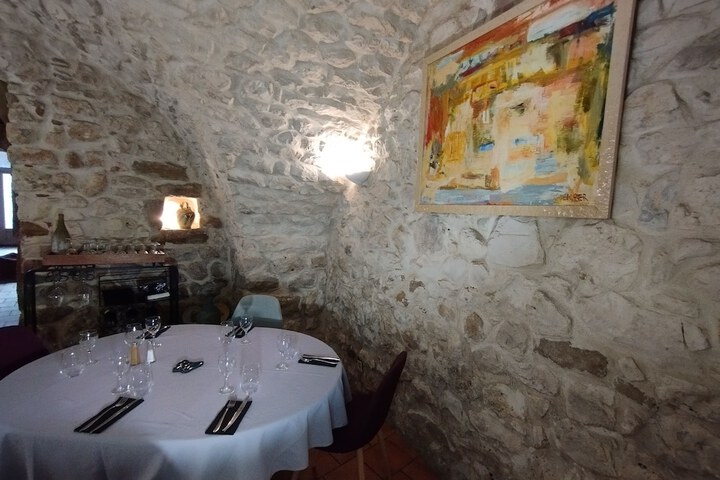 Dining 46 of 73