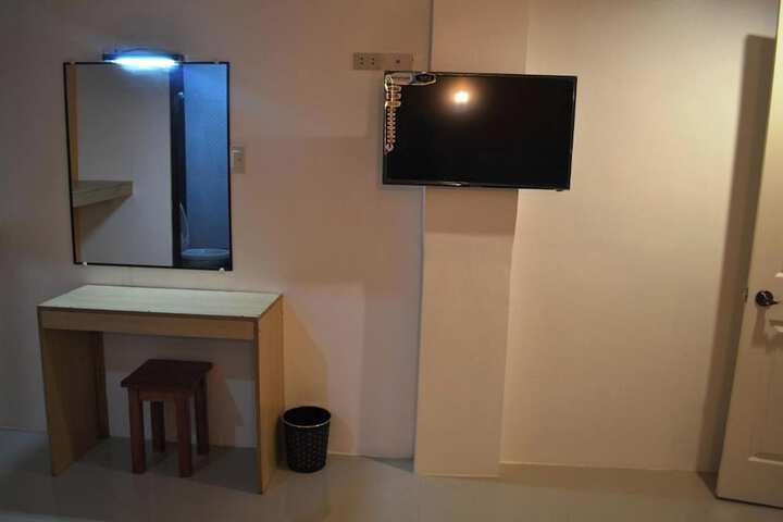 Room 12 of 23