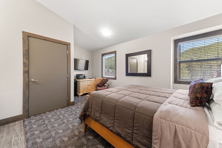 Room 9 of 46