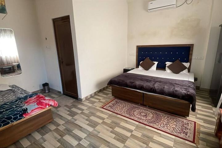 Room 48 of 57