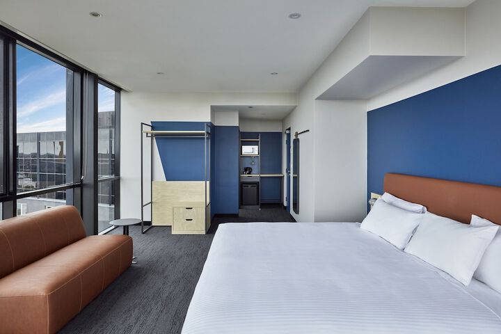 Room 44 of 80