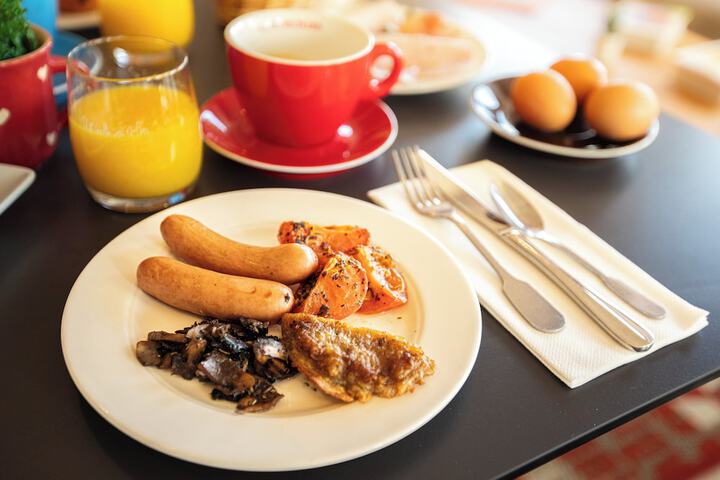 Breakfast/Coffee Service 62 of 70