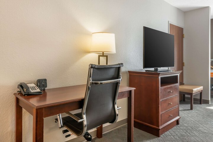 2 Queen Beds Suite (3 of 16)