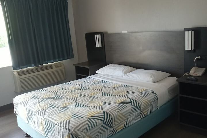 1 Double Bed Accessible (8 of 8)