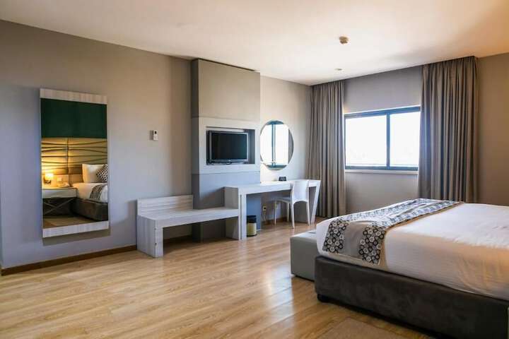 Room 8 of 31