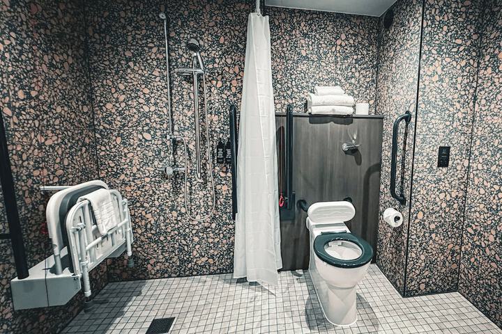 Room 22 of 42