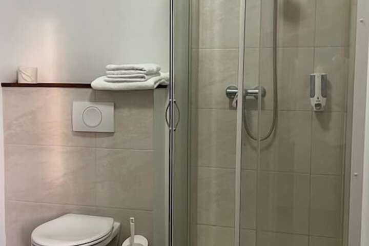 Room 14 of 16