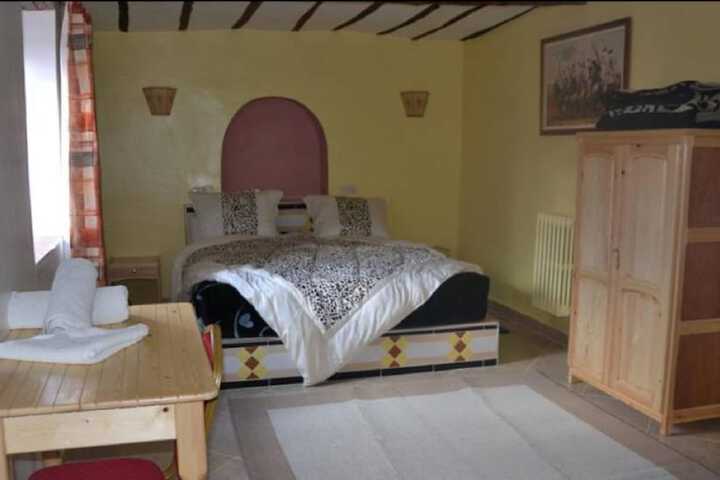 Room 5 of 12