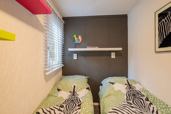 Room 4 of 38