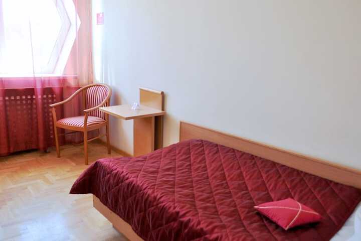 Room 6 of 79
