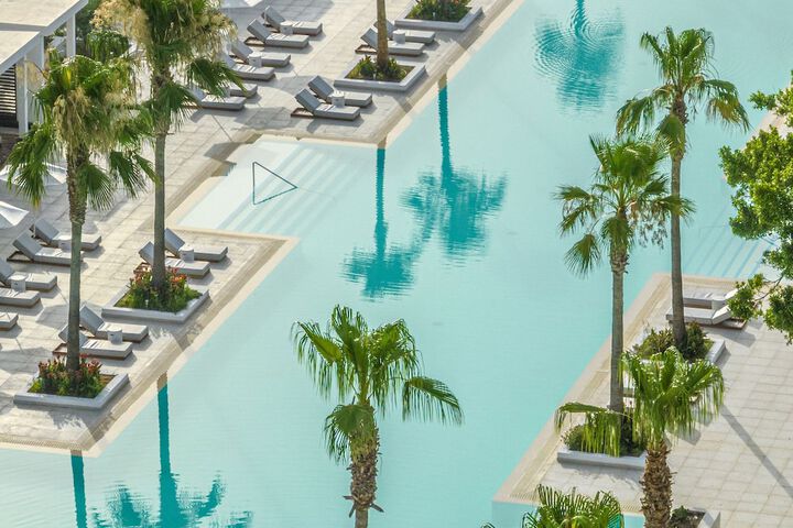 Pool 102 of 132