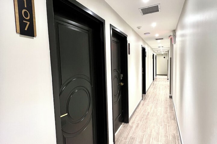 Room 3 of 28