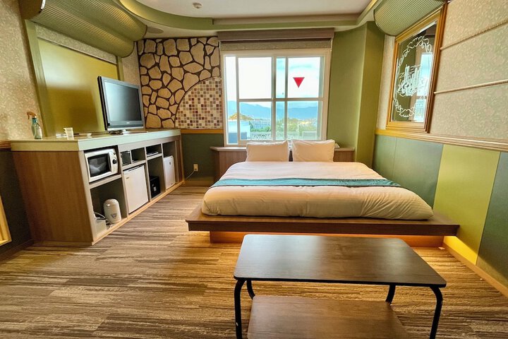Room 7 of 51