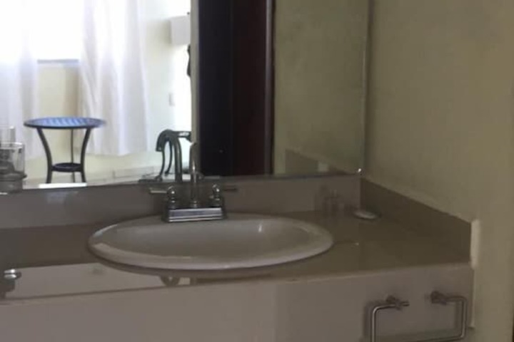 Room 10 of 17