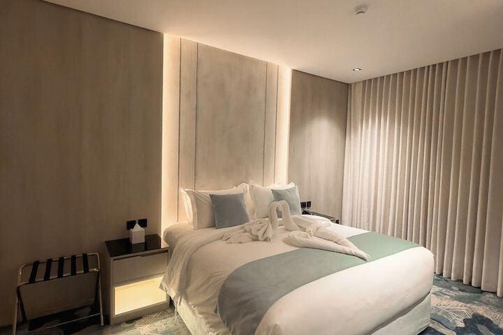 Room 6 of 48