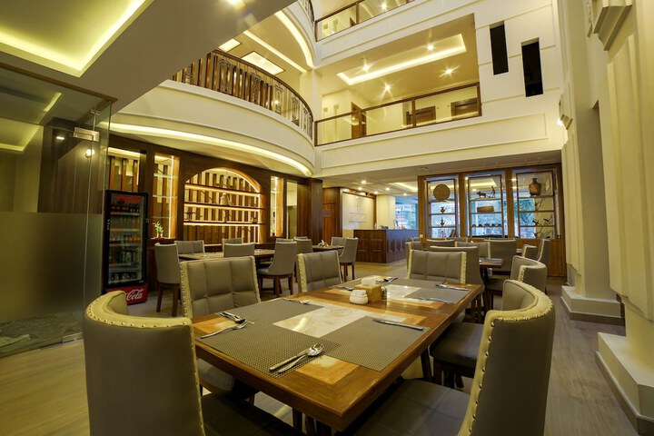 Dining 68 of 100