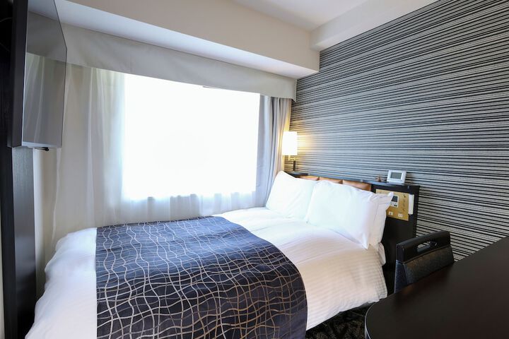 Room 3 of 25