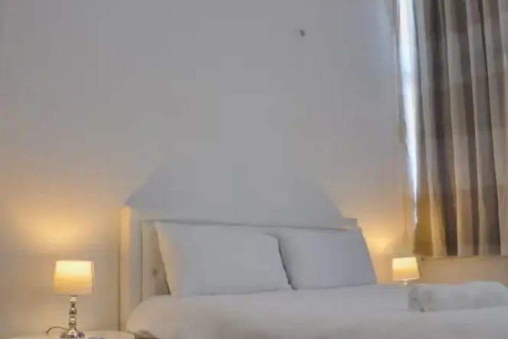 Room 3 of 13