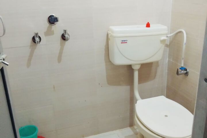 Room 2 of 8