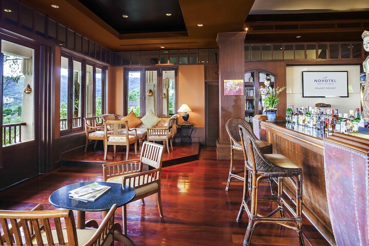 Lounge 187 of 257