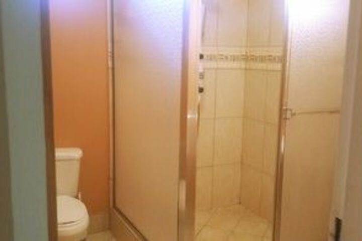Room 5 of 17