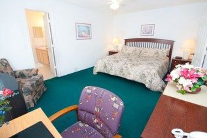 Room 4 of 12