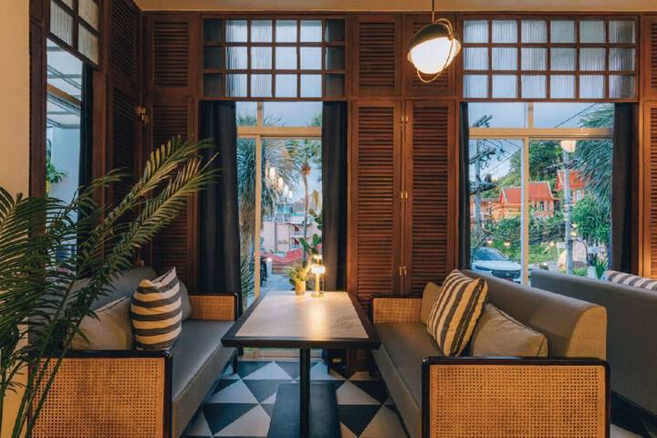 Guest Lobby