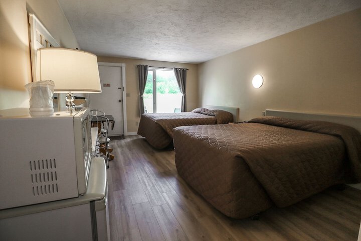 Room 6 of 27