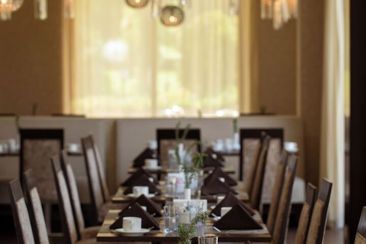 Dining 84 of 140