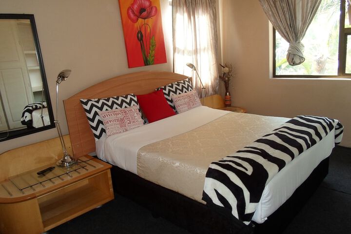 Room 8 of 12