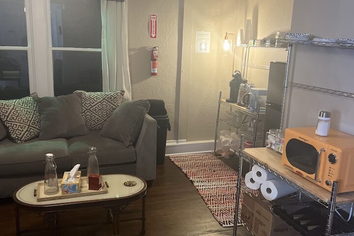 Room 52 of 99