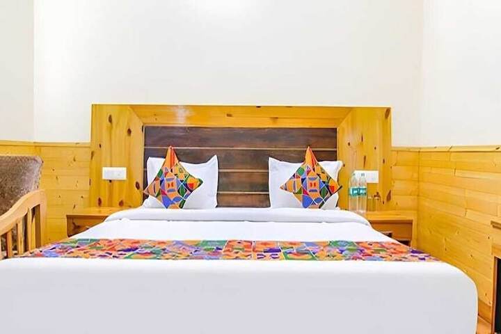 Room 10 of 25