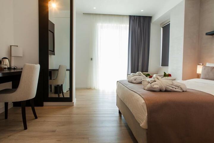 Room 13 of 37
