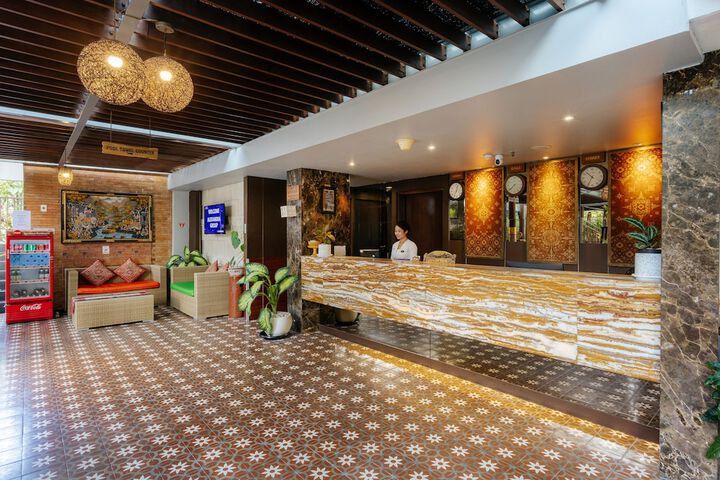 Hotel Lobby