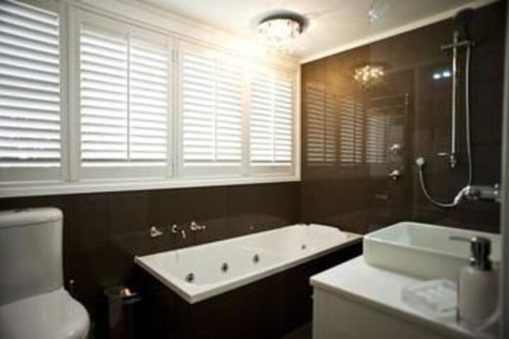 Room 2 of 25