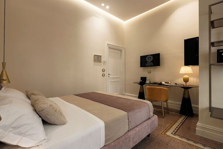 Room 13 of 178