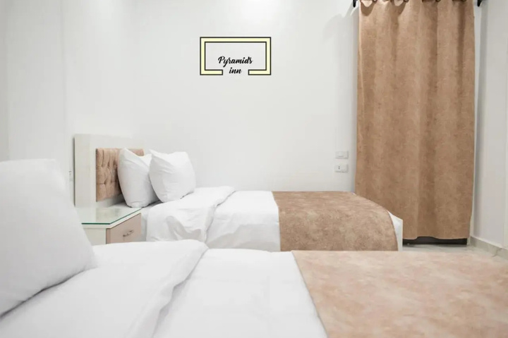Room 2 of 10